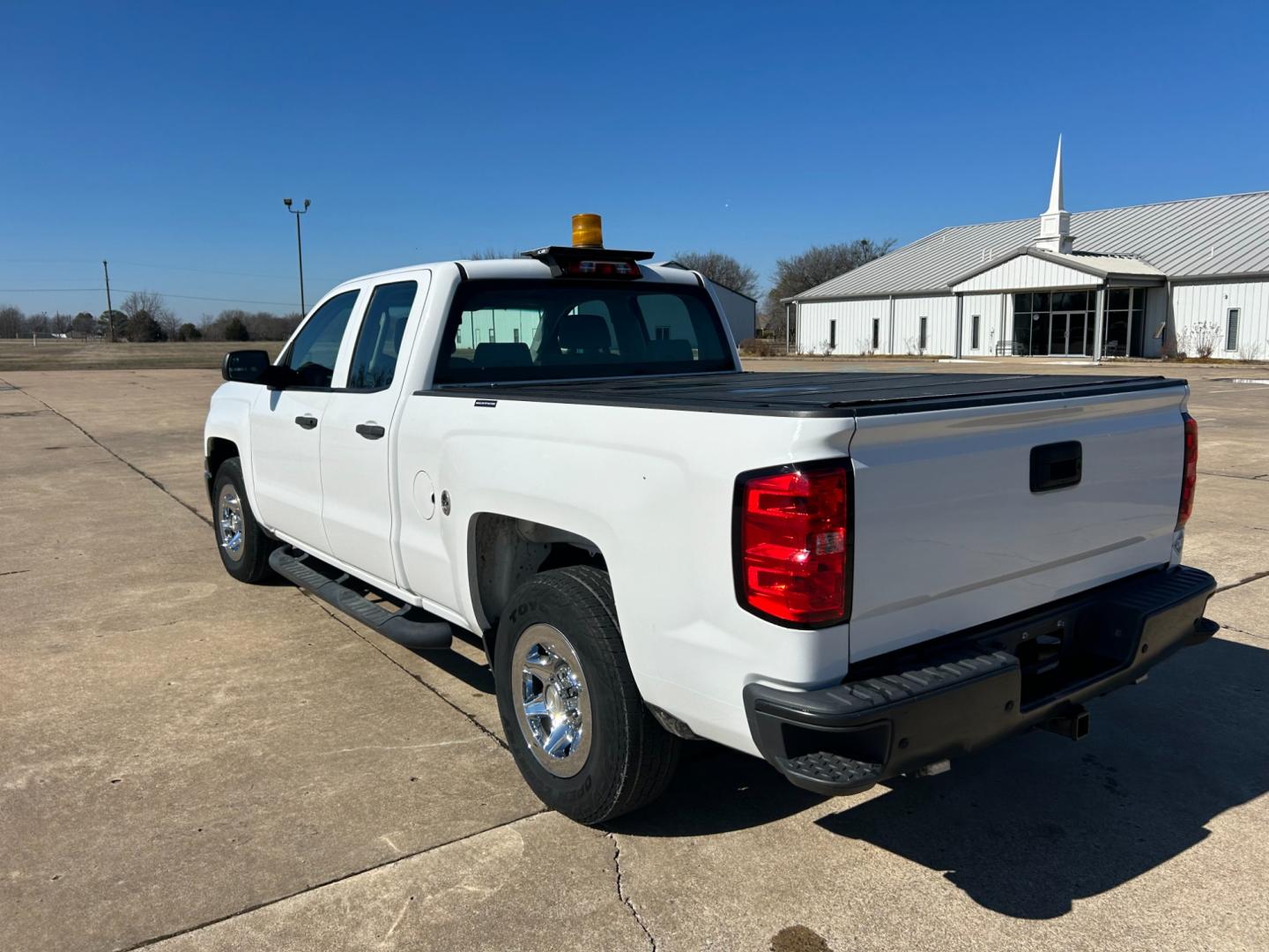 2015 White /Gray Chevrolet Silverado 1500 Work Truck Double Cab 2WD (1GCRCPEC1FZ) with an 5.3L V8 OHV 16V engine, 6-Speed Automatic transmission, located at 17760 Hwy 62, Morris, OK, 74445, (918) 733-4887, 35.609104, -95.877060 - 2015 CHEVY SILVERADO HAS THE 5.3L V8 AND IS RWD. IT FEATURES A KEYLESS ENTRY REMOTE, POWER WINDOWS, POWER MIRRORS, POWER LOCKS, AM/FM STEREO, PANDORA RADIO, AUX PORT, USB PORT, TRACTION CONTROL, CRUISE CONTROL, BACK UP CAMERA, BED COVER, BED LINER, AND HITCH. IT RUNS ON CNG (COMPRESSED NATURAL GAS) - Photo#6